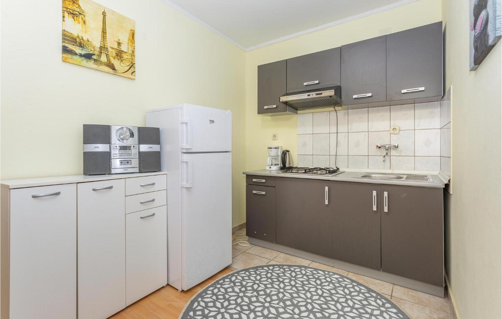 Awesome Apartment In Stara Baska 1 With Kitchen Luaran gambar