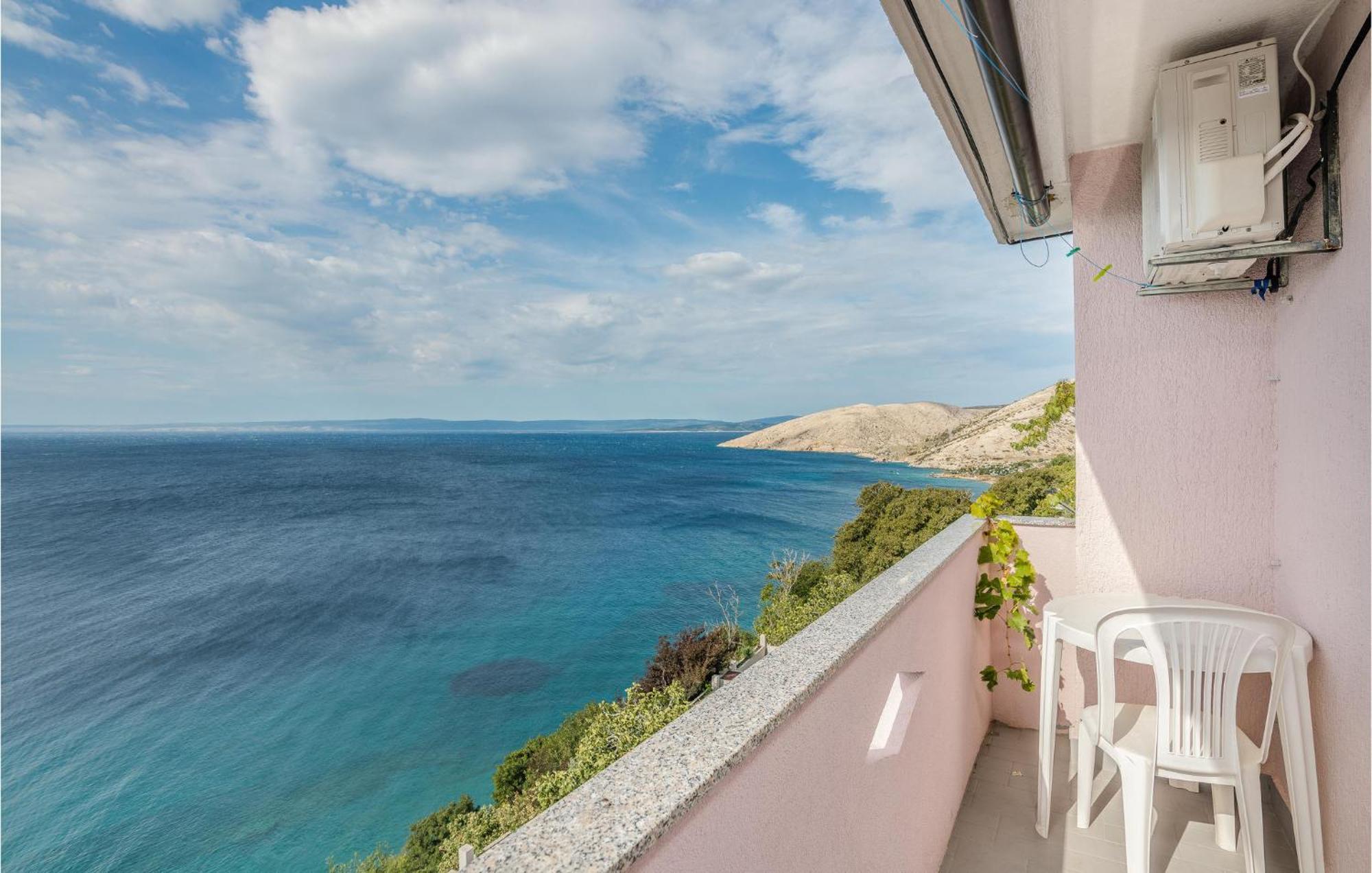 Awesome Apartment In Stara Baska 1 With Kitchen Luaran gambar